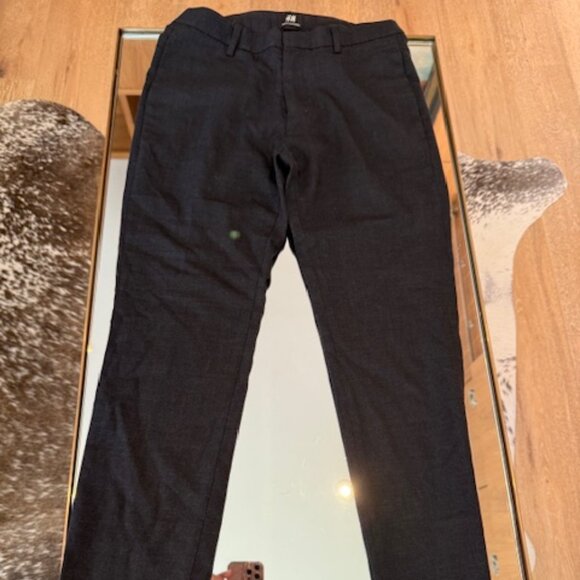 Pre-Loved H&M Men's Grey Slim Fit Pants - Size 30R - Picture 1 of 6